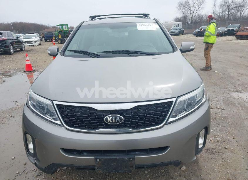 Photo 12 of 2015 Kia Sorento LX (VIN 5XYKTDA60FG649259)