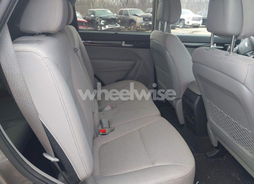 Photo 8 of 2015 Kia Sorento LX (VIN 5XYKTDA60FG649259)