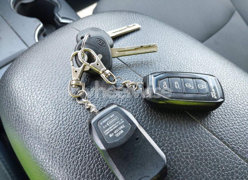 Photo 11 of 2013 Kia Sorento LX (VIN 5XYKTDA61DG397079)