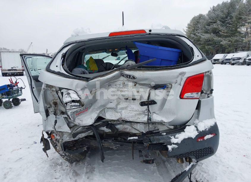 Photo 6 of 2013 Kia Sorento LX (VIN 5XYKTDA61DG407187)