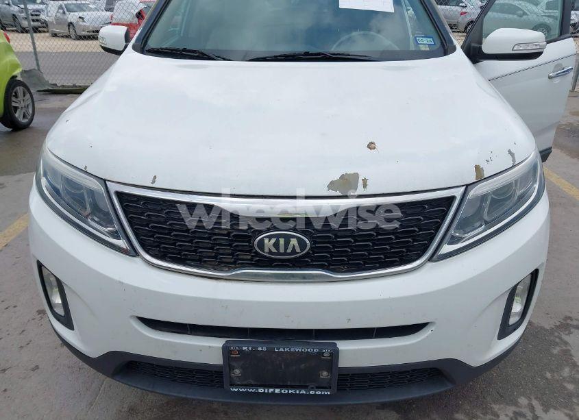 Photo 6 of 2014 Kia Sorento LX (VIN 5XYKTDA61EG490248)