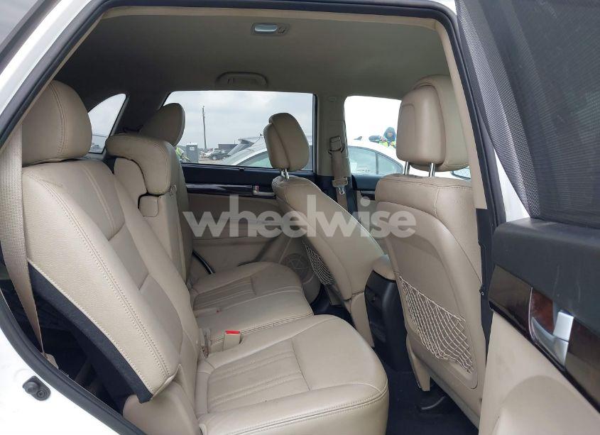 Photo 8 of 2014 Kia Sorento LX (VIN 5XYKTDA61EG490248)