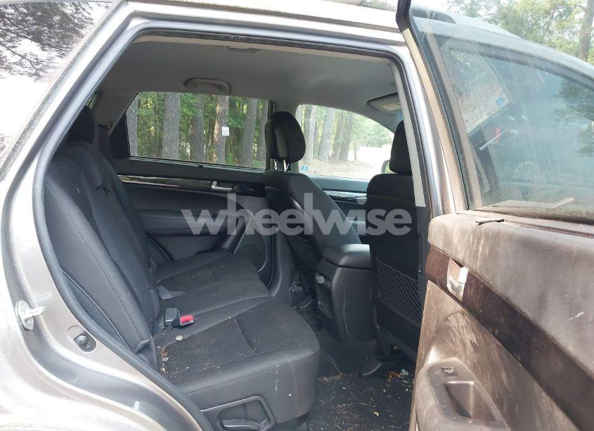 Photo 8 of 2014 Kia Sorento LX (VIN 5XYKTDA61EG549167)