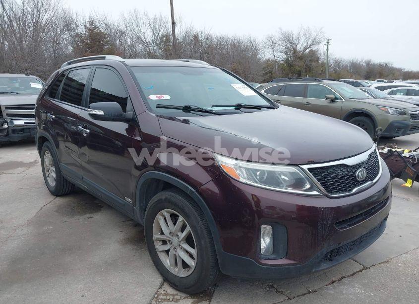 Photo 6 of 2015 Kia Sorento LX (VIN 5XYKTDA61FG650730)