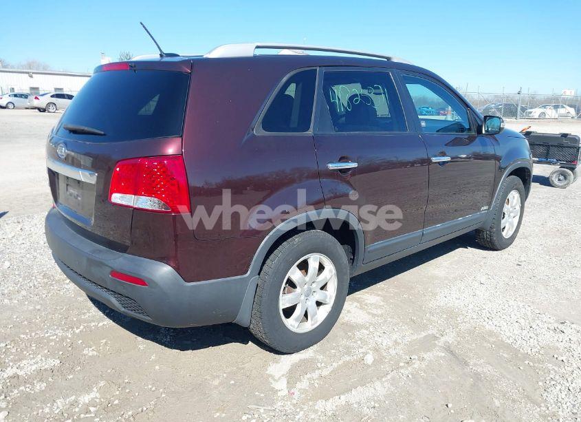 Photo 4 of 2012 Kia Sorento LX (VIN 5XYKTDA62CG272669)