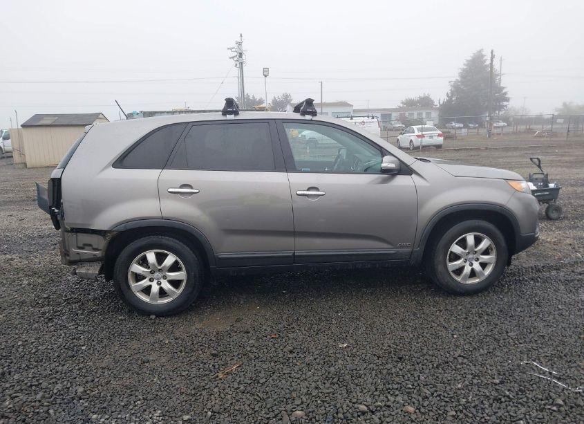 Photo 14 of 2013 Kia Sorento LX (VIN 5XYKTDA62DG311889)