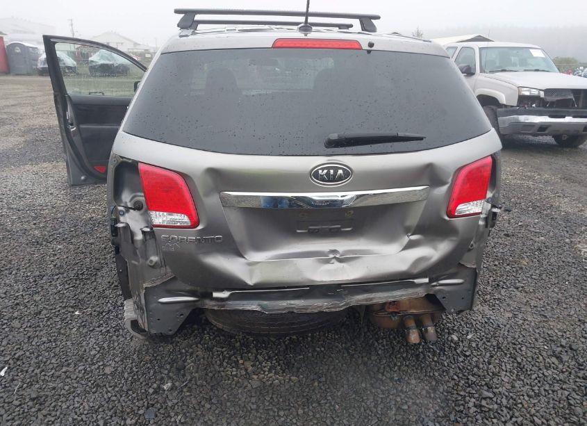 Photo 6 of 2013 Kia Sorento LX (VIN 5XYKTDA62DG311889)
