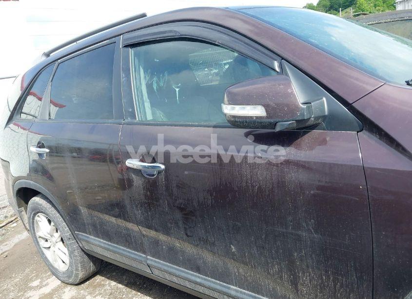 Photo 13 of 2014 Kia Sorento LX (VIN 5XYKTDA62EG444945)