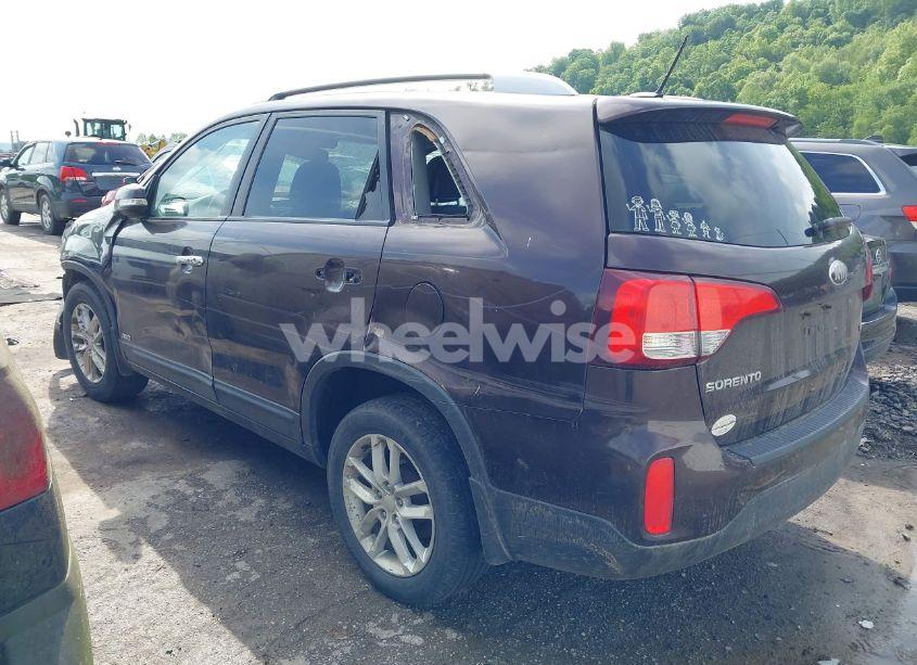 Photo 3 of 2014 Kia Sorento LX (VIN 5XYKTDA62EG444945)