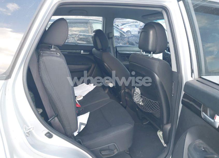 Photo 8 of 2014 Kia Sorento LX (VIN 5XYKTDA62EG463866)