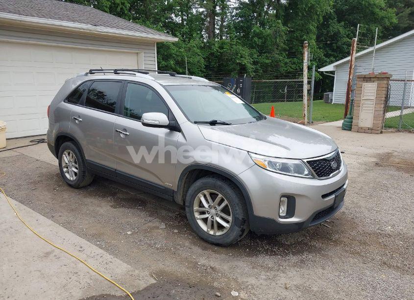 2014 Kia Sorento LX (VIN 5XYKTDA62EG467884) main photo