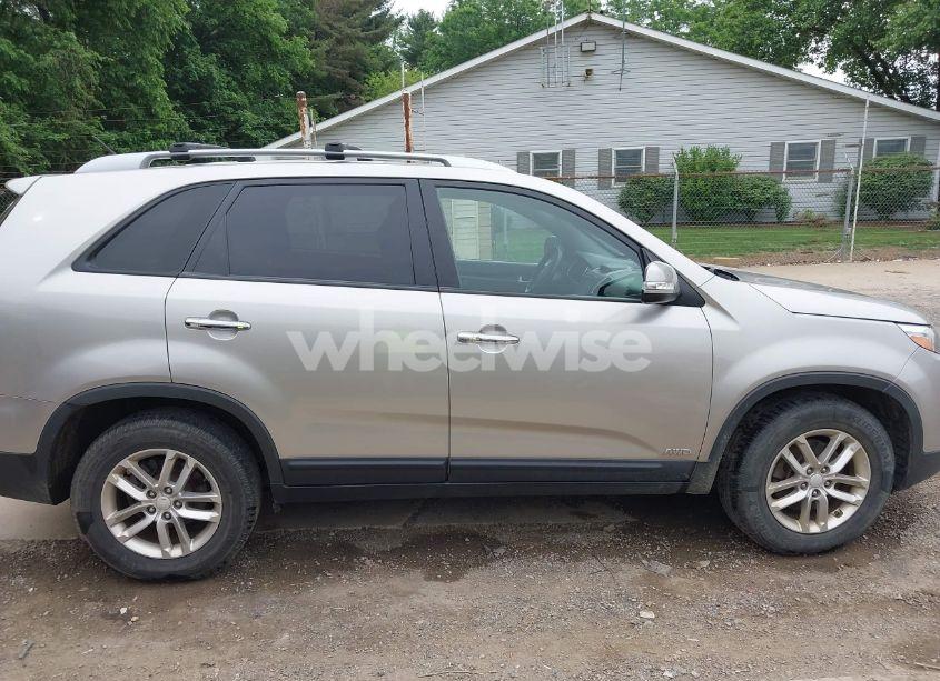 Photo 13 of 2014 Kia Sorento LX (VIN 5XYKTDA62EG467884)