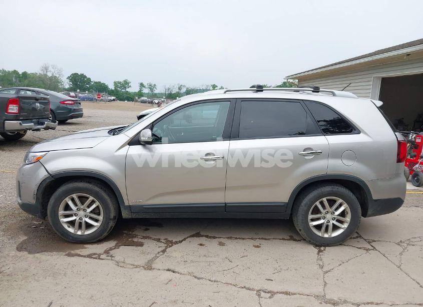 Photo 14 of 2014 Kia Sorento LX (VIN 5XYKTDA62EG467884)
