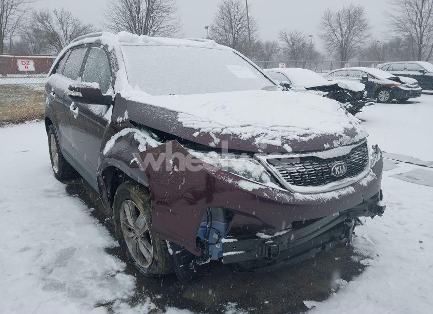 2015 Kia Sorento LX (VIN 5XYKTDA62FG638330) main photo