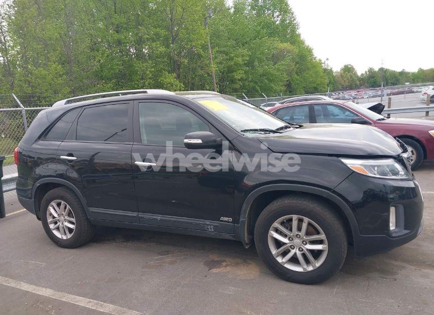 Photo 14 of 2015 Kia Sorento LX (VIN 5XYKTDA63FG570085)