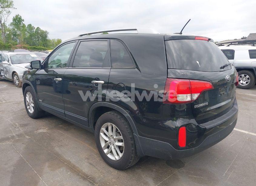 Photo 3 of 2015 Kia Sorento LX (VIN 5XYKTDA63FG570085)
