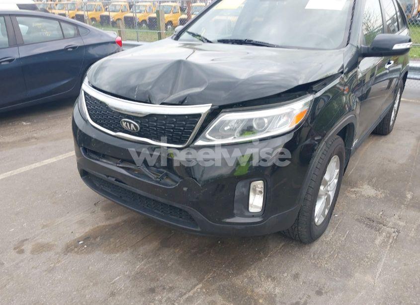 Photo 6 of 2015 Kia Sorento LX (VIN 5XYKTDA63FG570085)
