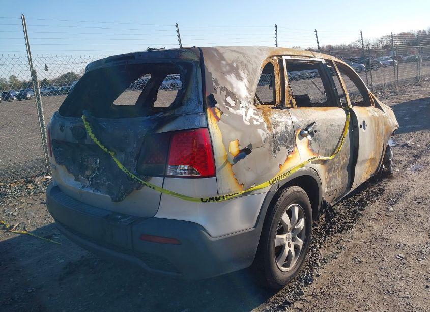 Photo 4 of 2012 Kia Sorento LX (VIN 5XYKTDA64CG236904)