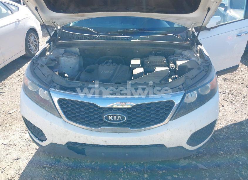 Photo 10 of 2013 Kia Sorento LX (VIN 5XYKTDA64DG337376)