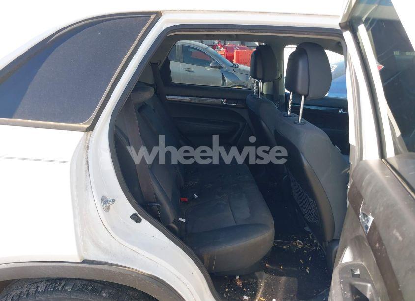 Photo 8 of 2013 Kia Sorento LX (VIN 5XYKTDA64DG337376)