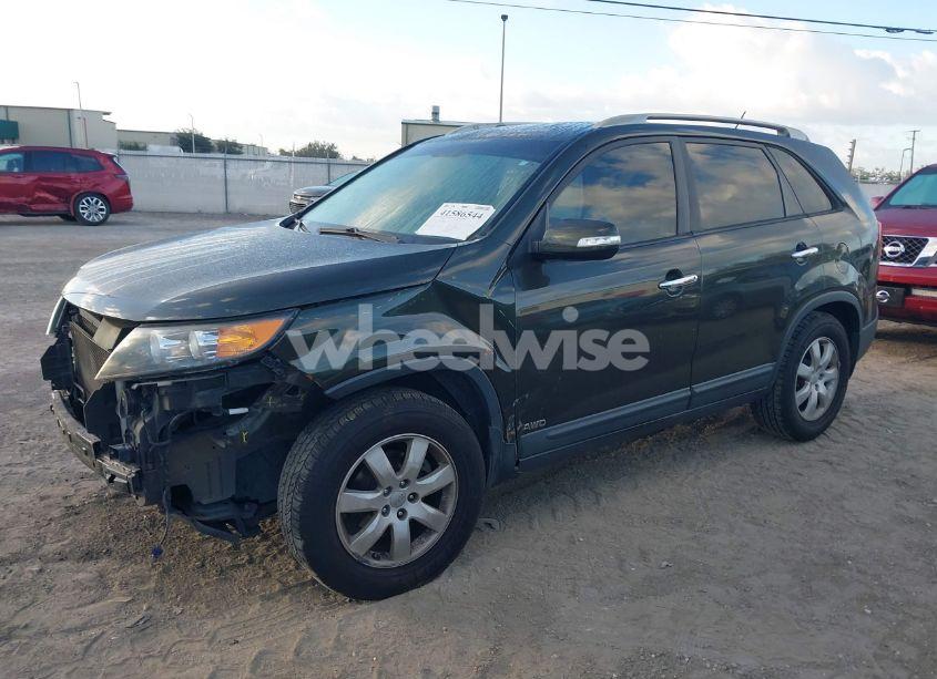 Photo 2 of 2012 Kia Sorento LX (VIN 5XYKTDA65CG278434)