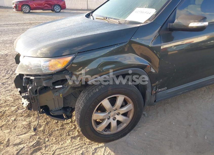 Photo 6 of 2012 Kia Sorento LX (VIN 5XYKTDA65CG278434)