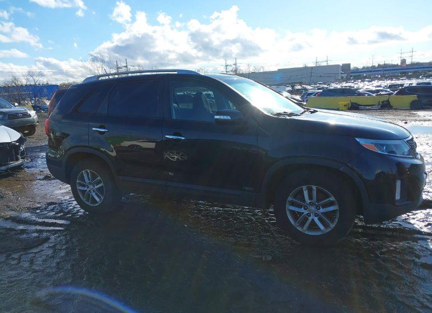 Photo 14 of 2015 Kia Sorento LX (VIN 5XYKTDA65FG569150)