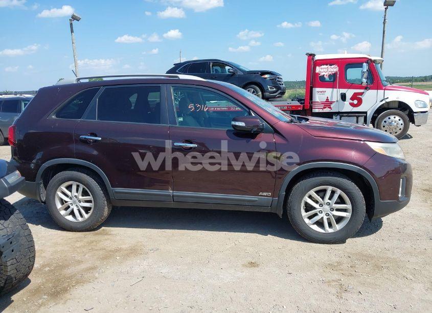 Photo 13 of 2015 Kia Sorento LX (VIN 5XYKTDA65FG569987)