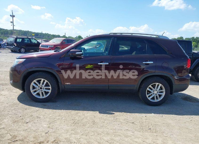 Photo 14 of 2015 Kia Sorento LX (VIN 5XYKTDA65FG569987)