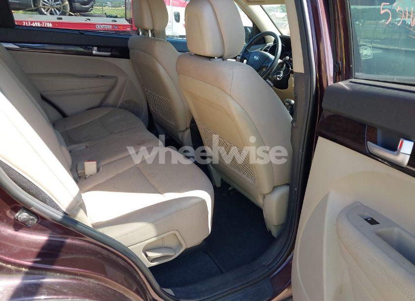 Photo 8 of 2015 Kia Sorento LX (VIN 5XYKTDA65FG569987)