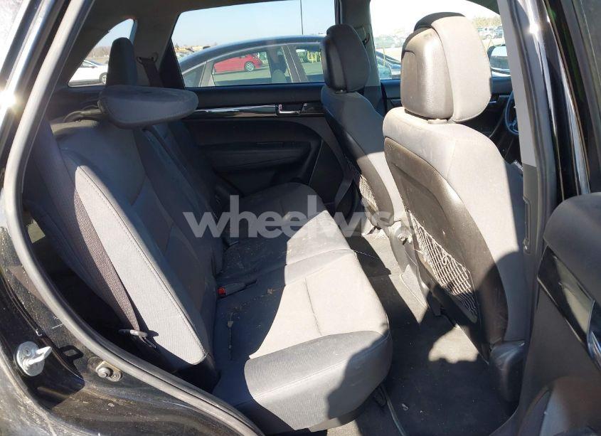 Photo 8 of 2013 Kia Sorento LX (VIN 5XYKTDA66DG418637)