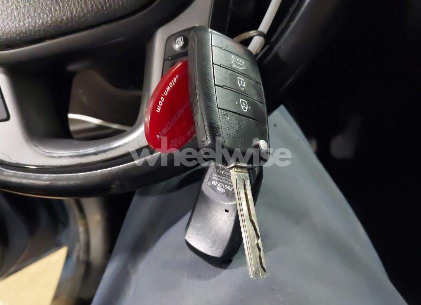 Photo 11 of 2014 Kia Sorento LX (VIN 5XYKTDA66EG520070)