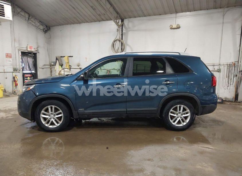 Photo 14 of 2014 Kia Sorento LX (VIN 5XYKTDA66EG520070)