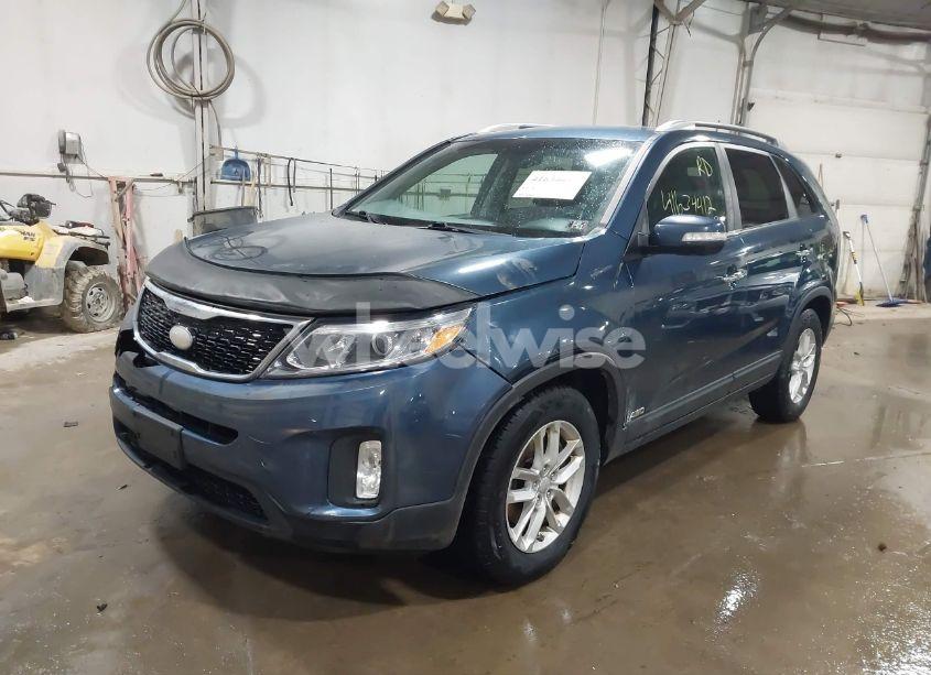 Photo 2 of 2014 Kia Sorento LX (VIN 5XYKTDA66EG520070)