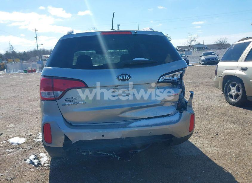 Photo 16 of 2015 Kia Sorento LX (VIN 5XYKTDA66FG582974)