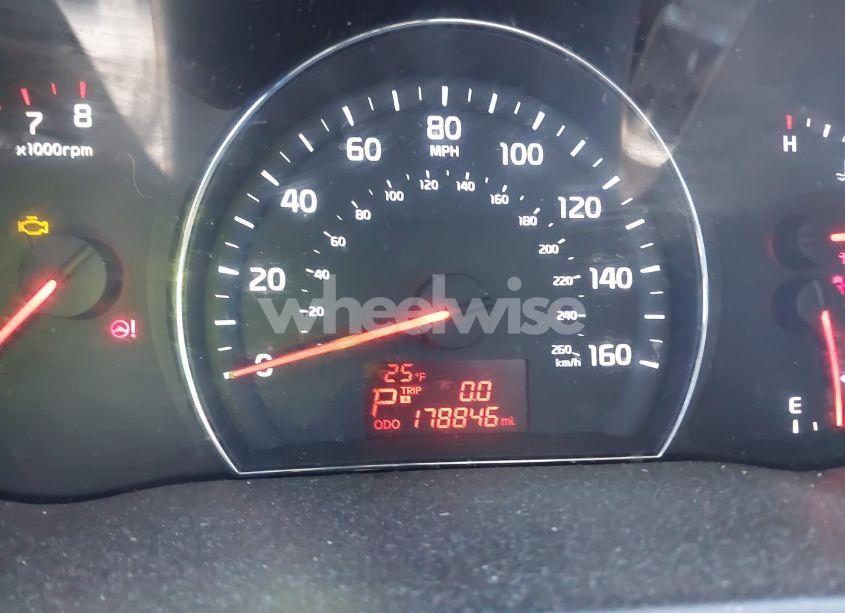 Photo 7 of 2015 Kia Sorento LX (VIN 5XYKTDA66FG582974)