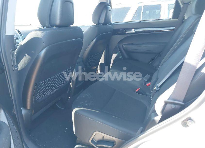 Photo 8 of 2015 Kia Sorento LX (VIN 5XYKTDA66FG582974)