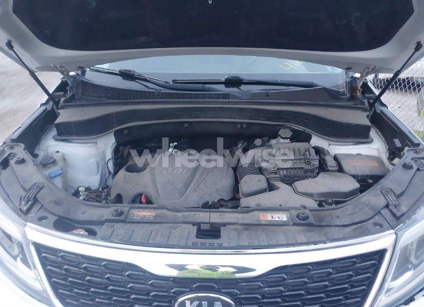 Photo 10 of 2015 Kia Sorento LX (VIN 5XYKTDA66FG617772)