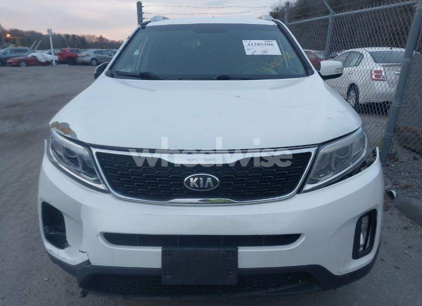 Photo 12 of 2015 Kia Sorento LX (VIN 5XYKTDA66FG617772)