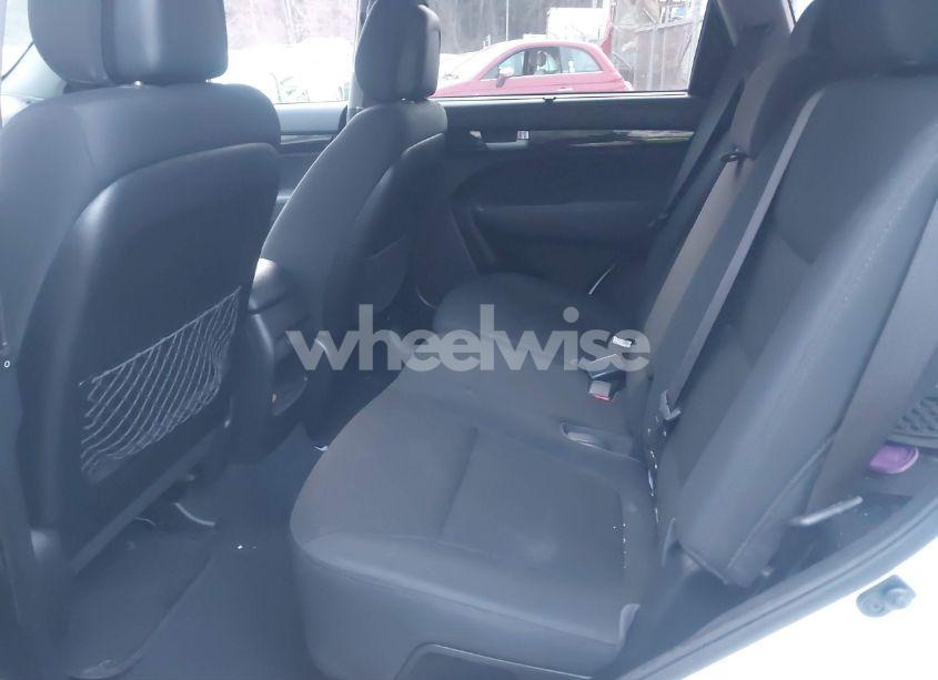 Photo 8 of 2015 Kia Sorento LX (VIN 5XYKTDA66FG617772)