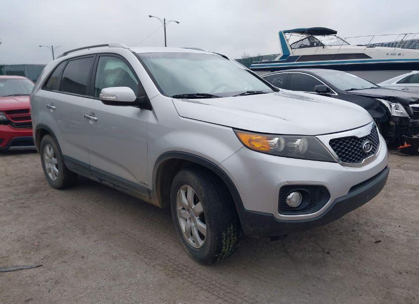 2012 Kia Sorento LX (VIN 5XYKTDA67CG224911) main photo