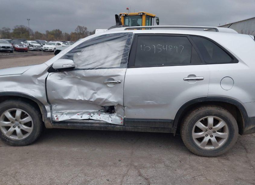 Photo 14 of 2012 Kia Sorento LX (VIN 5XYKTDA67CG224911)