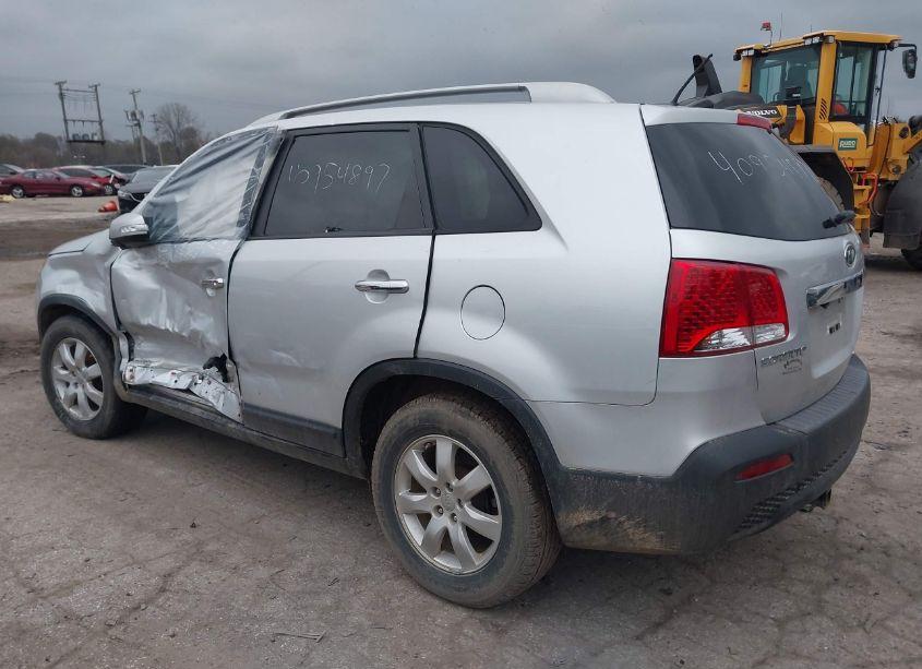 Photo 3 of 2012 Kia Sorento LX (VIN 5XYKTDA67CG224911)