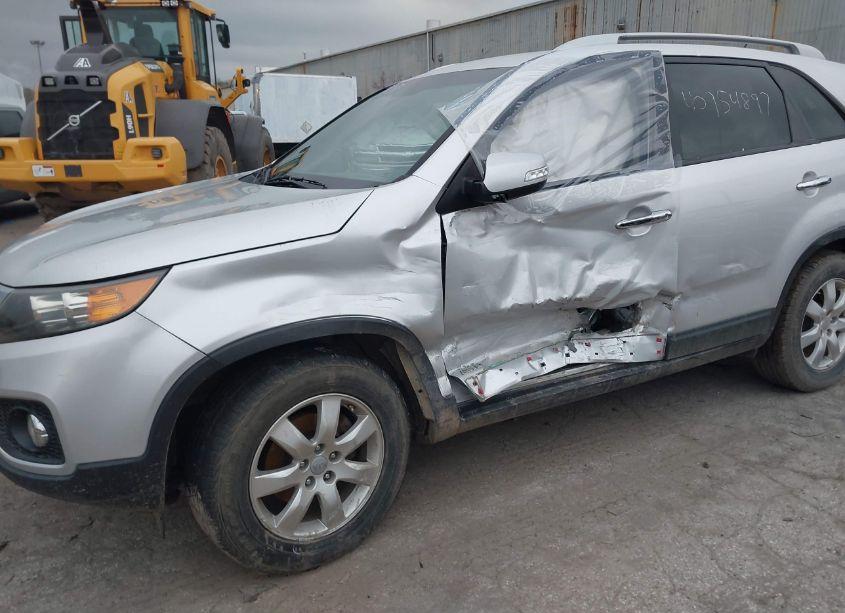 Photo 6 of 2012 Kia Sorento LX (VIN 5XYKTDA67CG224911)