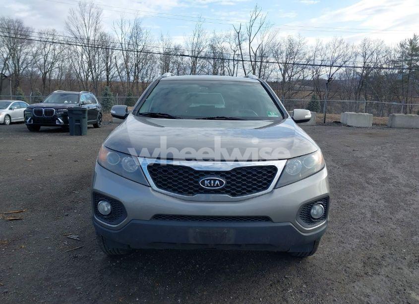 Photo 6 of 2013 Kia Sorento LX (VIN 5XYKTDA67DG360666)