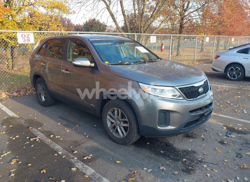 2014 Kia Sorento LX (VIN 5XYKTDA67EG426389) main photo