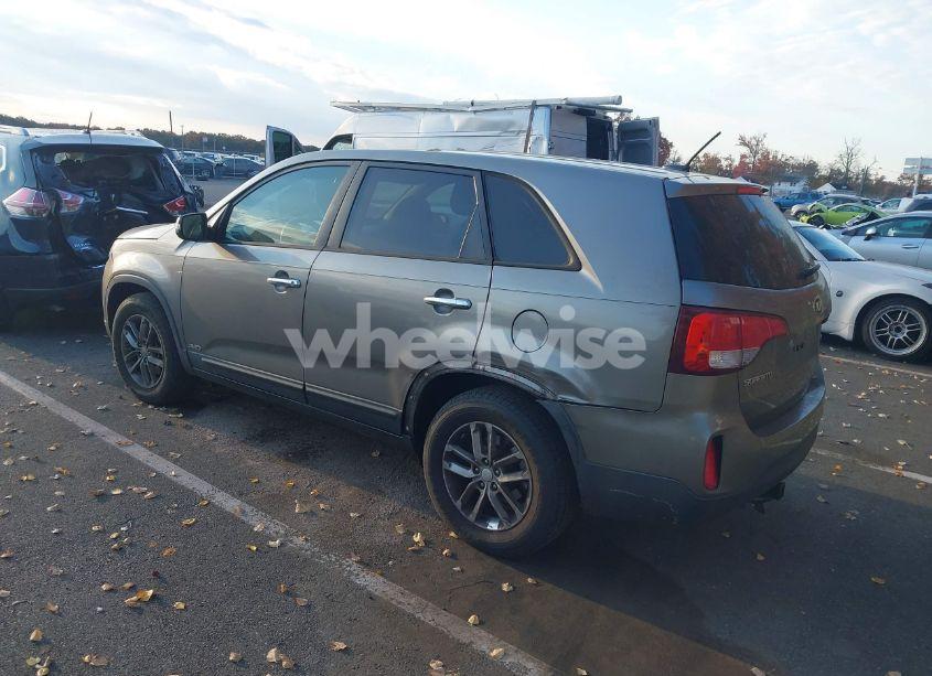Photo 3 of 2014 Kia Sorento LX (VIN 5XYKTDA67EG426389)