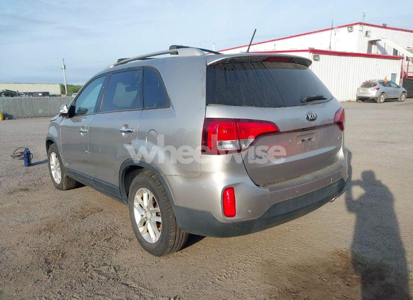 Photo 3 of 2014 Kia Sorento LX (VIN 5XYKTDA67EG489525)