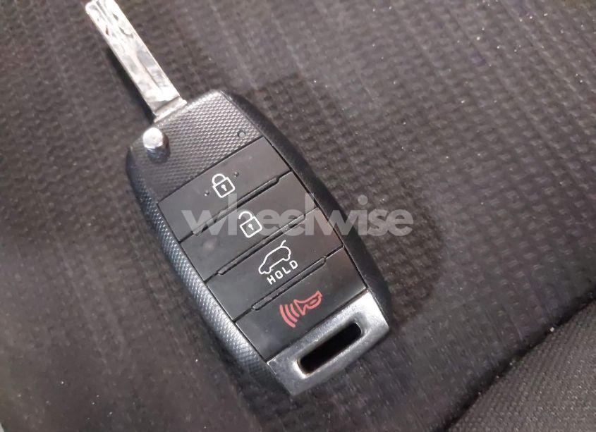 Photo 11 of 2015 Kia Sorento LX (VIN 5XYKTDA67FG558960)