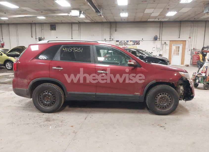 Photo 13 of 2015 Kia Sorento LX (VIN 5XYKTDA67FG558960)